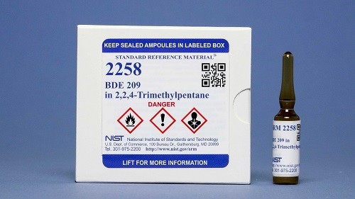 SRM 2258  2，2，4-三甲基戊烷中的溴二苯醚209標準品