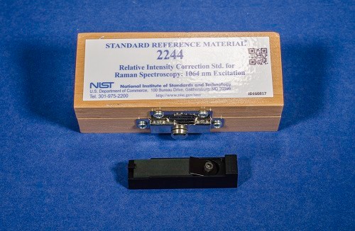 SRM 2244  拉曼光譜的相對強(qiáng)度校正標(biāo)準(zhǔn)：1064 nm激發(fā)標(biāo)準(zhǔn)品